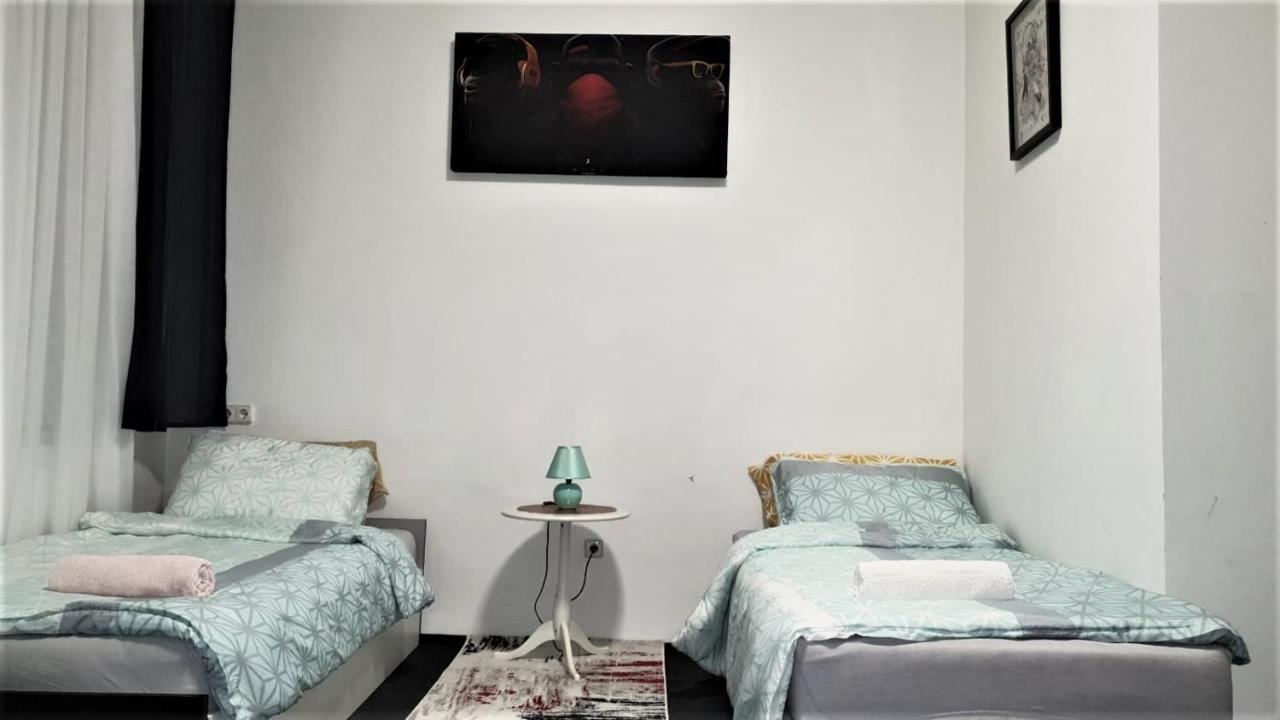 Wohnung In Der Naehe Wiener Stadthalle Und Zentrum 9 Bagian luar foto